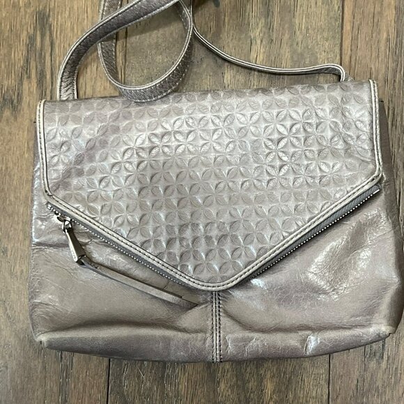 HOBO Envelope Crossbody Embossed Leather Bag Gray EUC - Picture 4 of 14